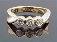 ring 3 diamonds